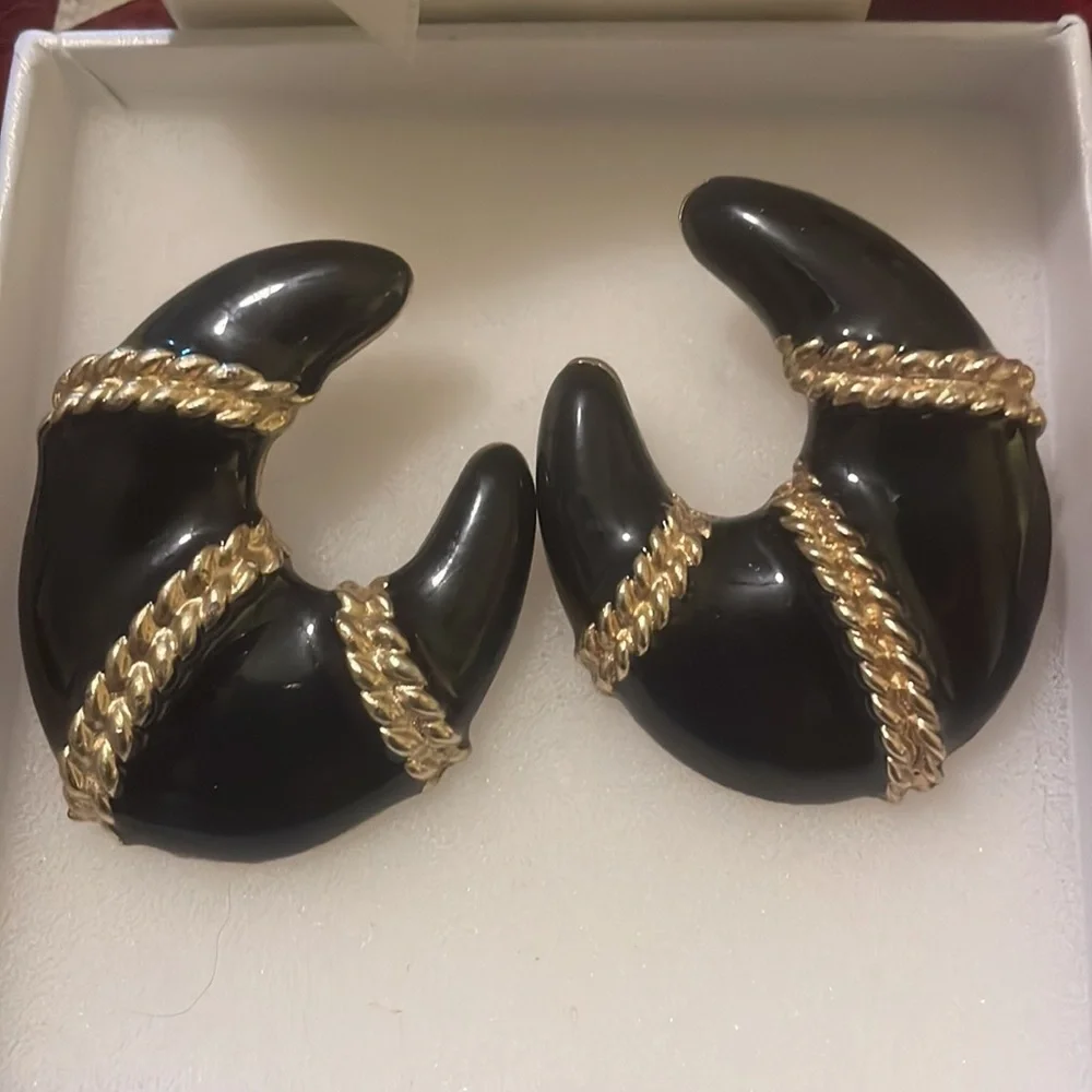 Vintage 1980s Napier Enamel Earrings with Chain Detail - Picture 2 of 6